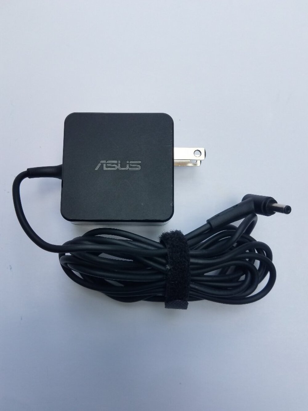 Asus AD890326 - 33W 19V 1.75A 4.0mm x 1.35mm AC Adapter Charger for VivoBook